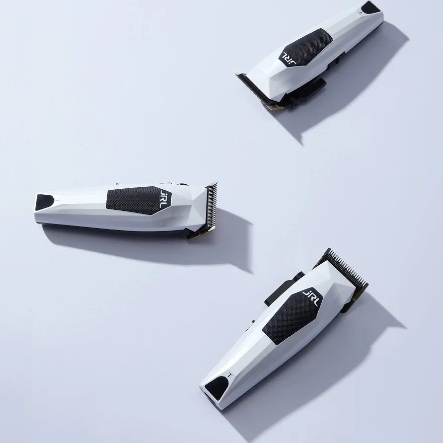 JRL 3000C Hair Clipper Taper Blade Weiß
Leiser Profi-Haarschneider mit Taper-Klinge für weiche Übergänge und exakte Linien.