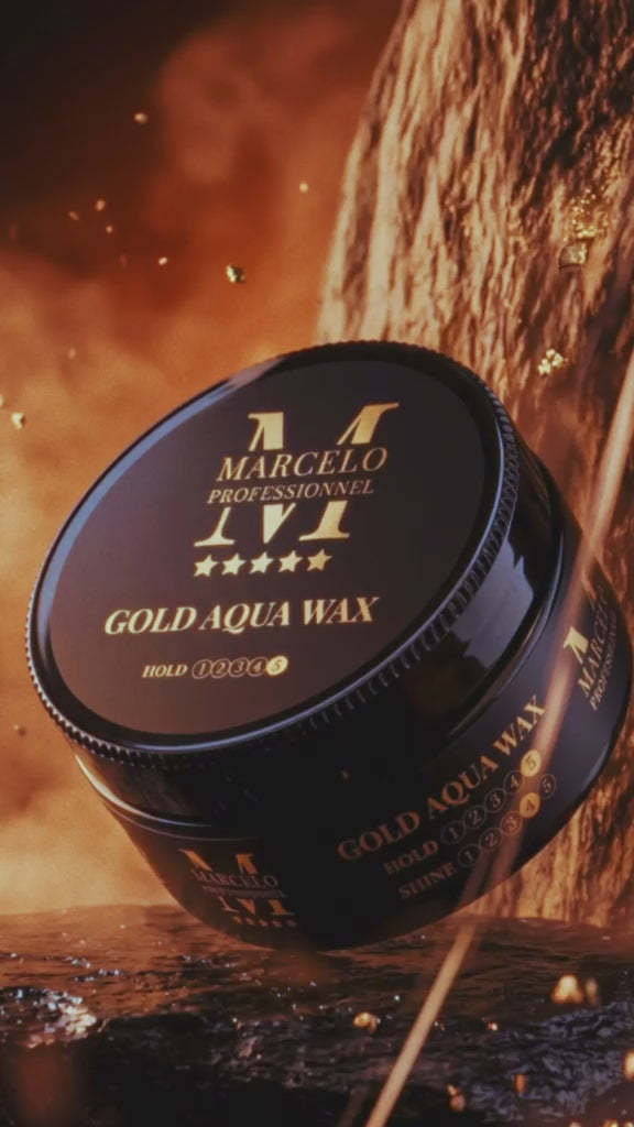 Video laden: MARCELO AQUA WAX Maxximum Shine - Ultra Strong Hold
- Angenehm frisch parfüm Duftend
- Sorgt für perfekten Halt und Glanz
- Ist leicht auszukämmen